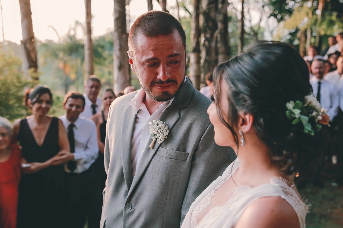 fotografia de casamento na roça em fazenda em caconde sp casal de noivos taina e carlos fotos pelo fotografo denis silveira especializado em casamentos