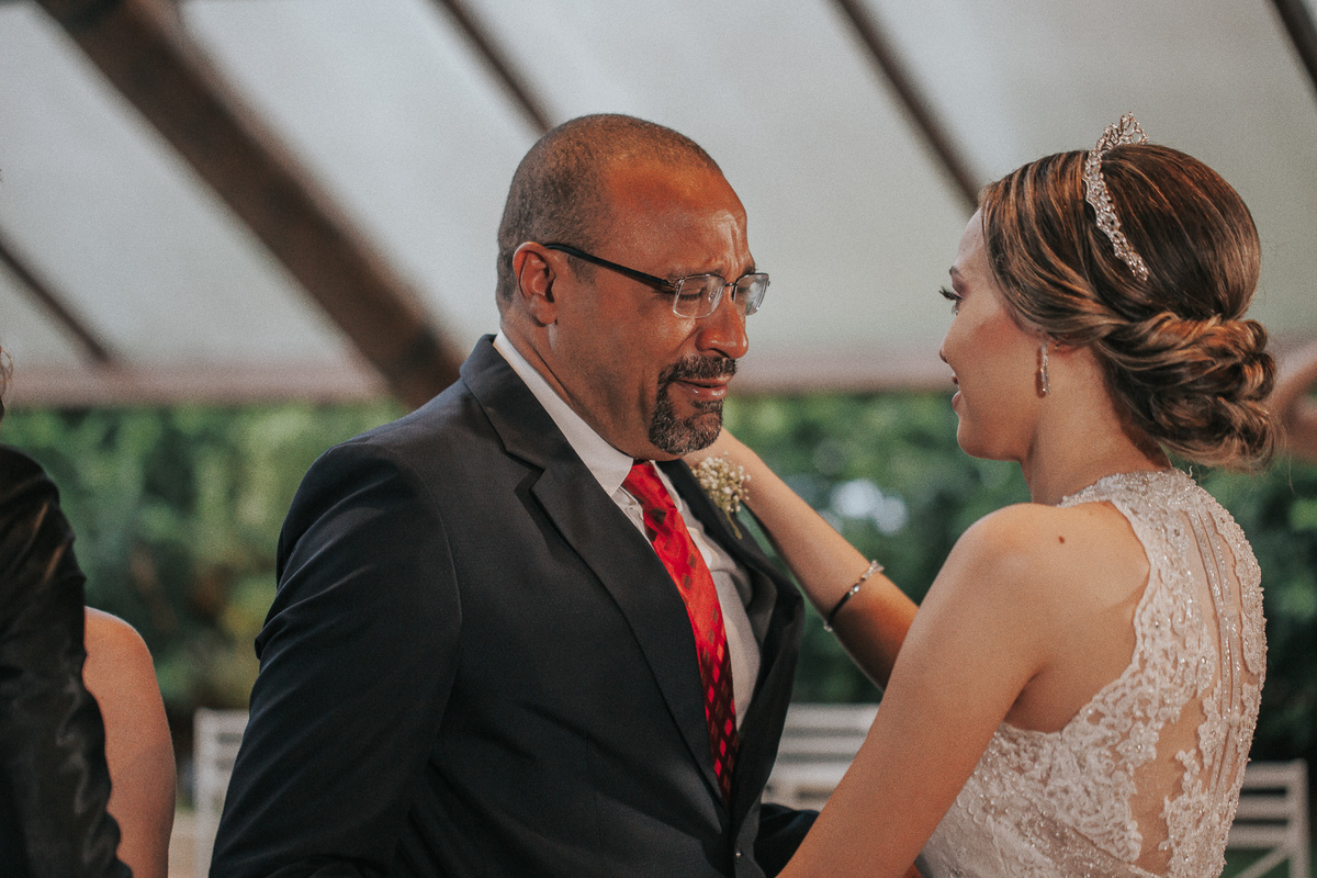 fotos casamento de dia casal de noivos bianca e leandro no espaço Kratos em vinhedo sp fotografo especializado casamentos denis silveira fotografia