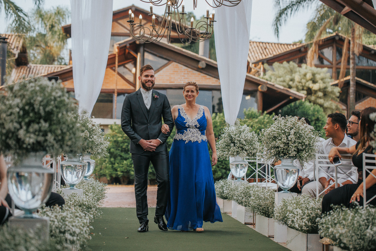 fotos casamento de dia casal de noivos bianca e leandro no espaço Kratos em vinhedo sp fotografo especializado casamentos denis silveira fotografia