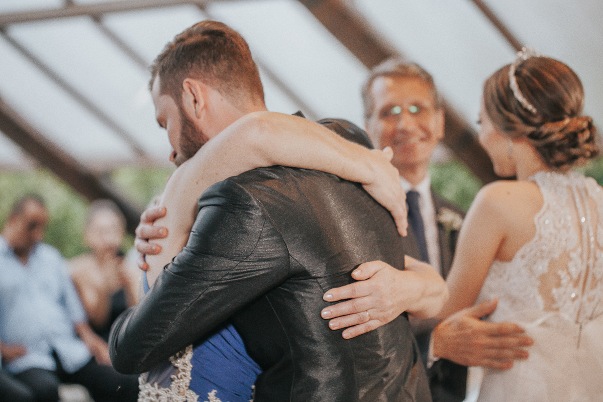 fotos casamento de dia casal de noivos bianca e leandro no espaço Kratos em vinhedo sp fotografo especializado casamentos denis silveira fotografia