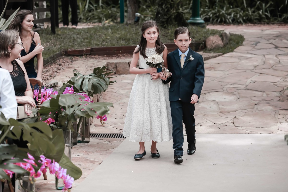 fotografia de casamento do casal de noivos Marina e Mario Eduardo na Casa da Fazenda no Morumbi em Sao Paulo SP fotos pelo fotografo Denis Silveira Fotografia