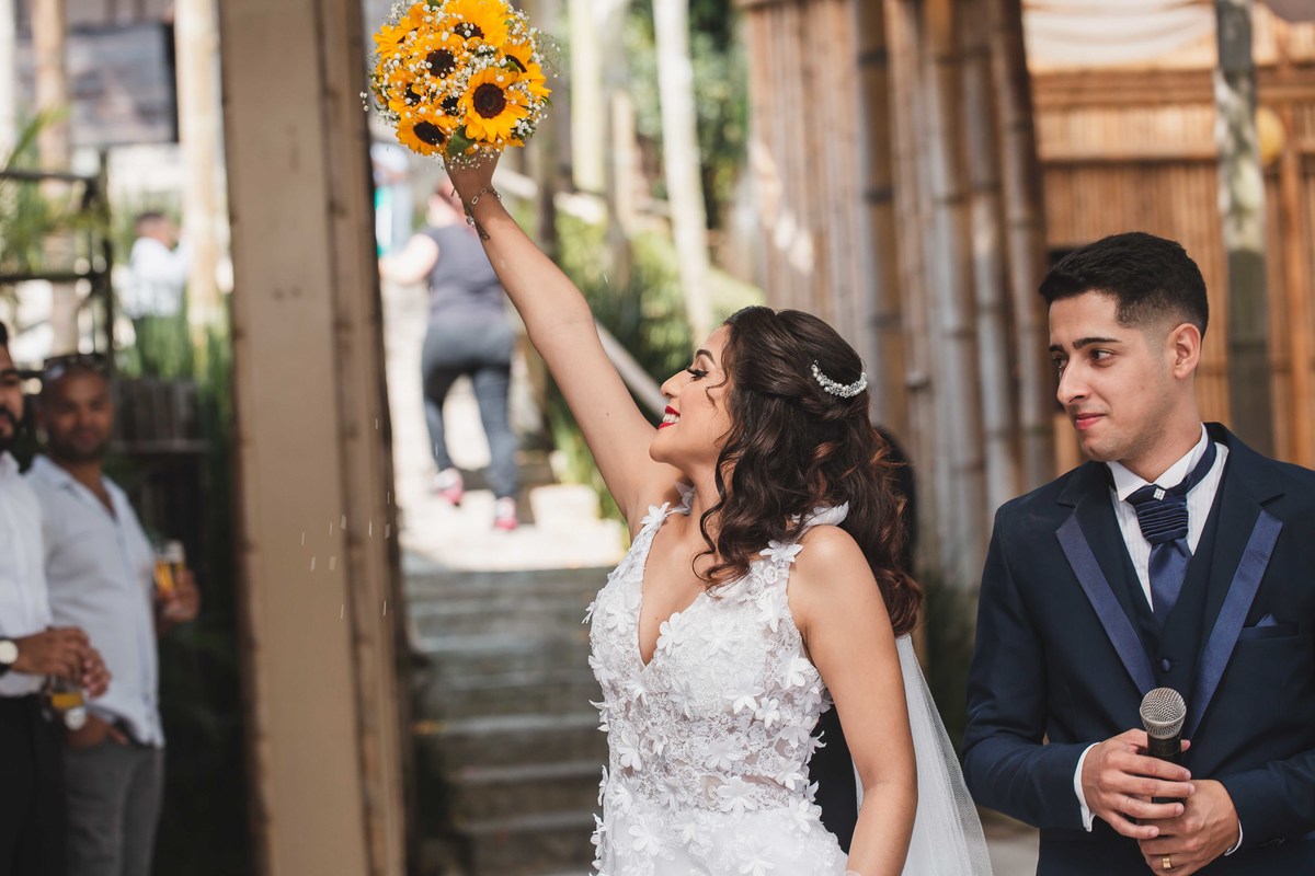 fotografia do casamento do casal Thamires e Gabriel realizado em Sao Bernardo do Campo SP no espaco Bambu do Riacho fotos pelo fotografo Denis Silveira
