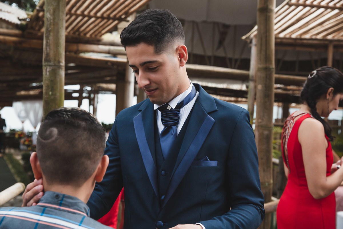 fotografia do casamento do casal Thamires e Gabriel realizado em Sao Bernardo do Campo SP no espaco Bambu do Riacho fotos pelo fotografo Denis Silveira