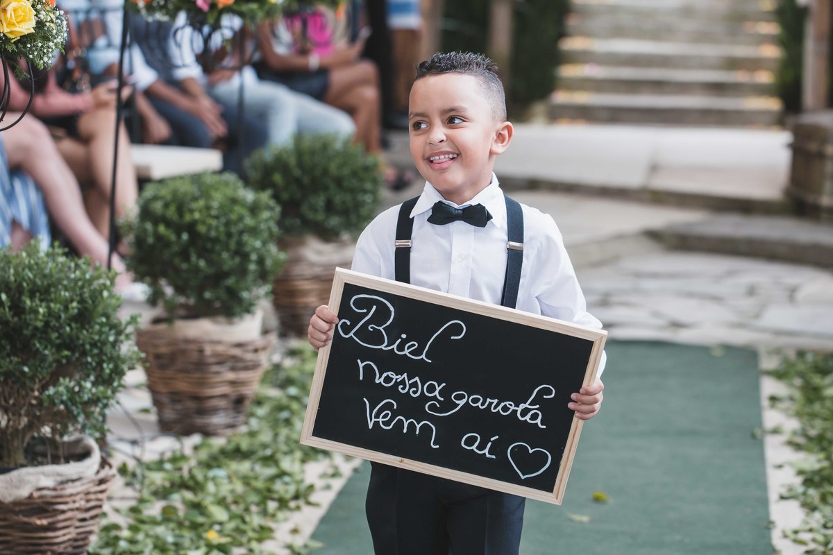 fotografia do casamento do casal Thamires e Gabriel realizado em Sao Bernardo do Campo SP no espaco Bambu do Riacho fotos pelo fotografo Denis Silveira