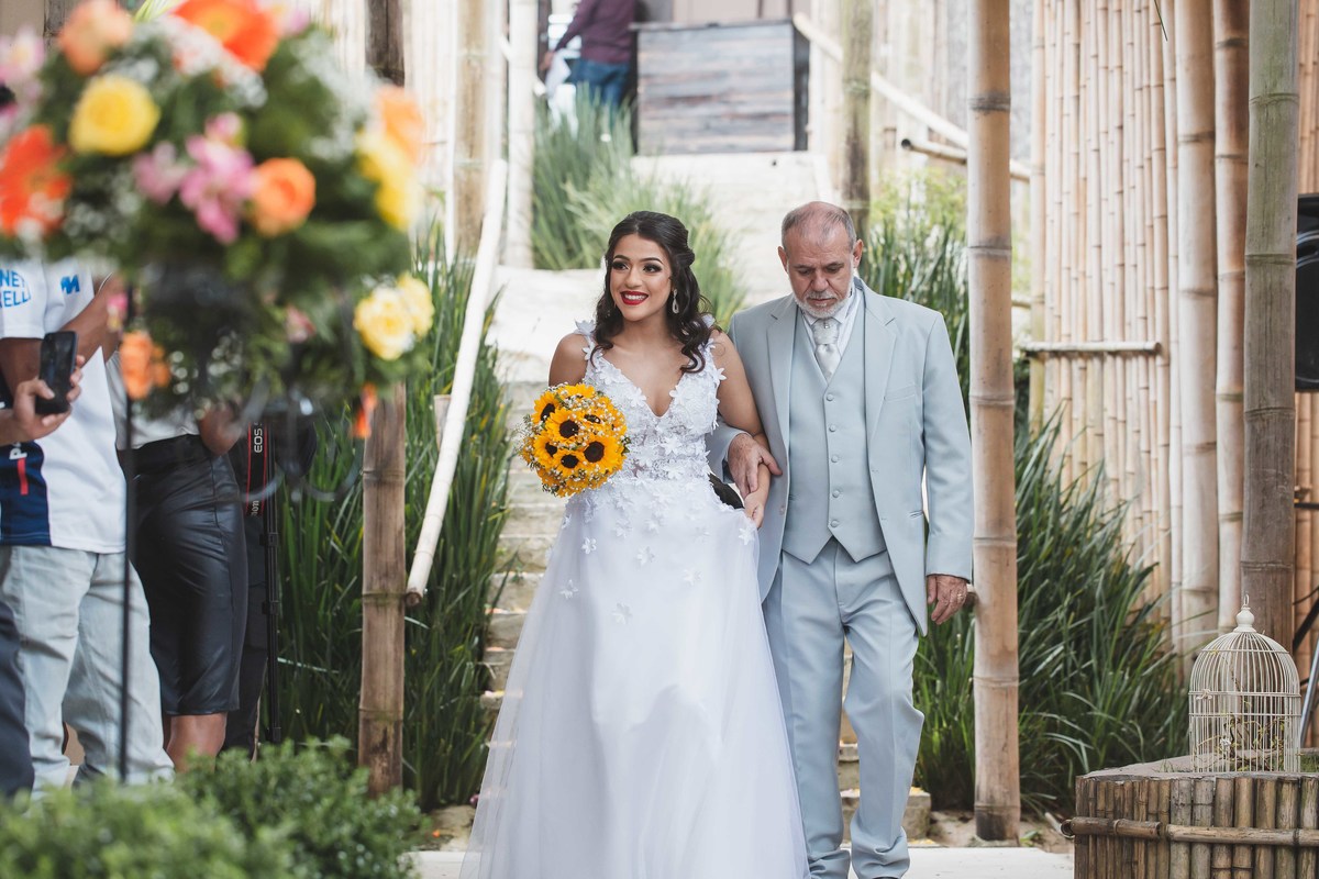 fotografia do casamento do casal Thamires e Gabriel realizado em Sao Bernardo do Campo SP no espaco Bambu do Riacho fotos pelo fotografo Denis Silveira