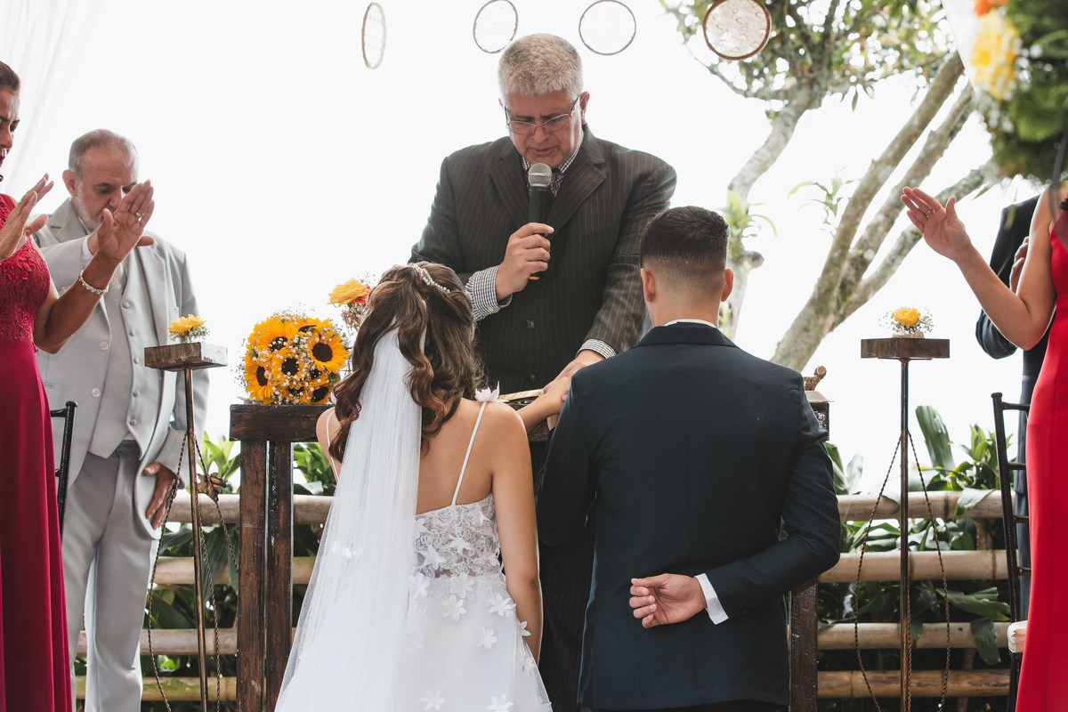 fotografia do casamento do casal Thamires e Gabriel realizado em Sao Bernardo do Campo SP no espaco Bambu do Riacho fotos pelo fotografo Denis Silveira
