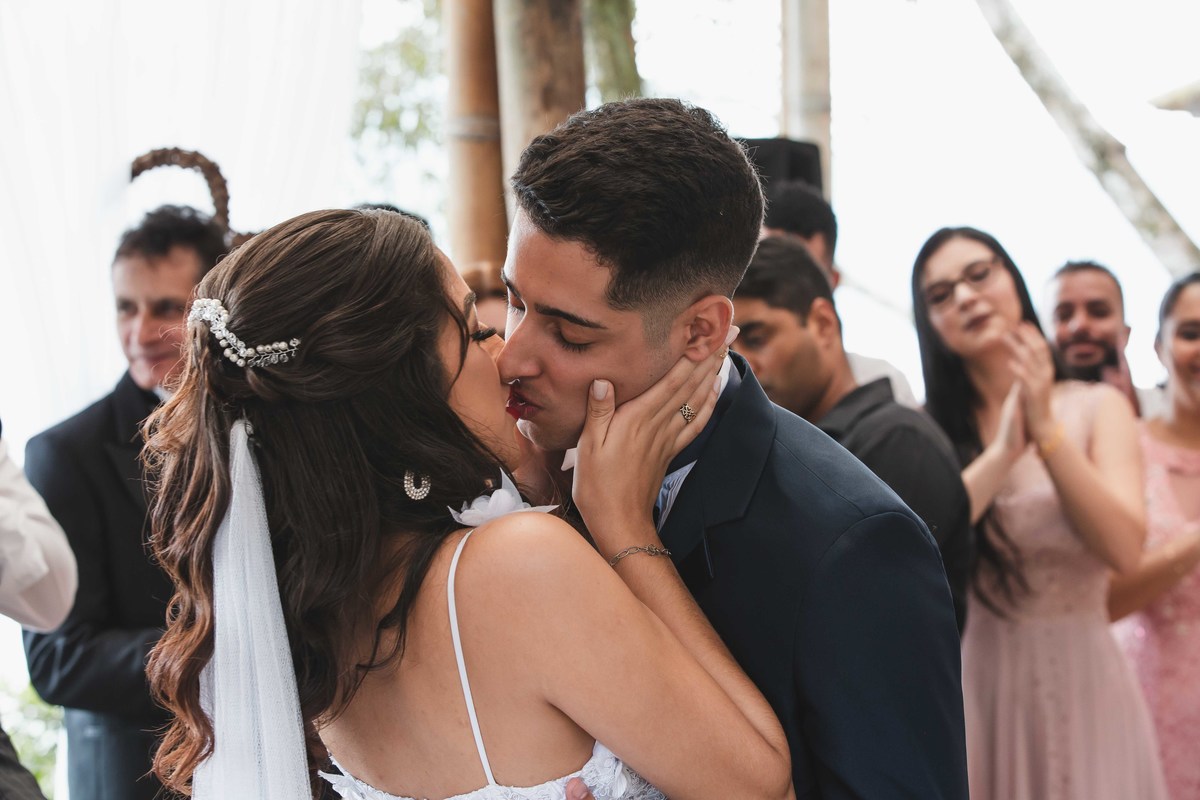 fotografia do casamento do casal Thamires e Gabriel realizado em Sao Bernardo do Campo SP no espaco Bambu do Riacho fotos pelo fotografo Denis Silveira