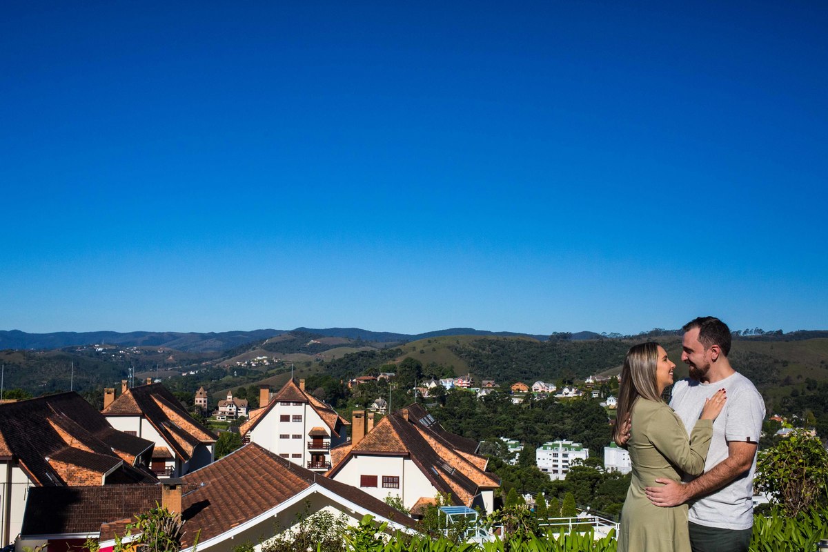 ensaio de casal pré wedding em campos do jordao sao paulo noivos jessica e daniel fotos pelo fotografo de casamentos denis silveira
