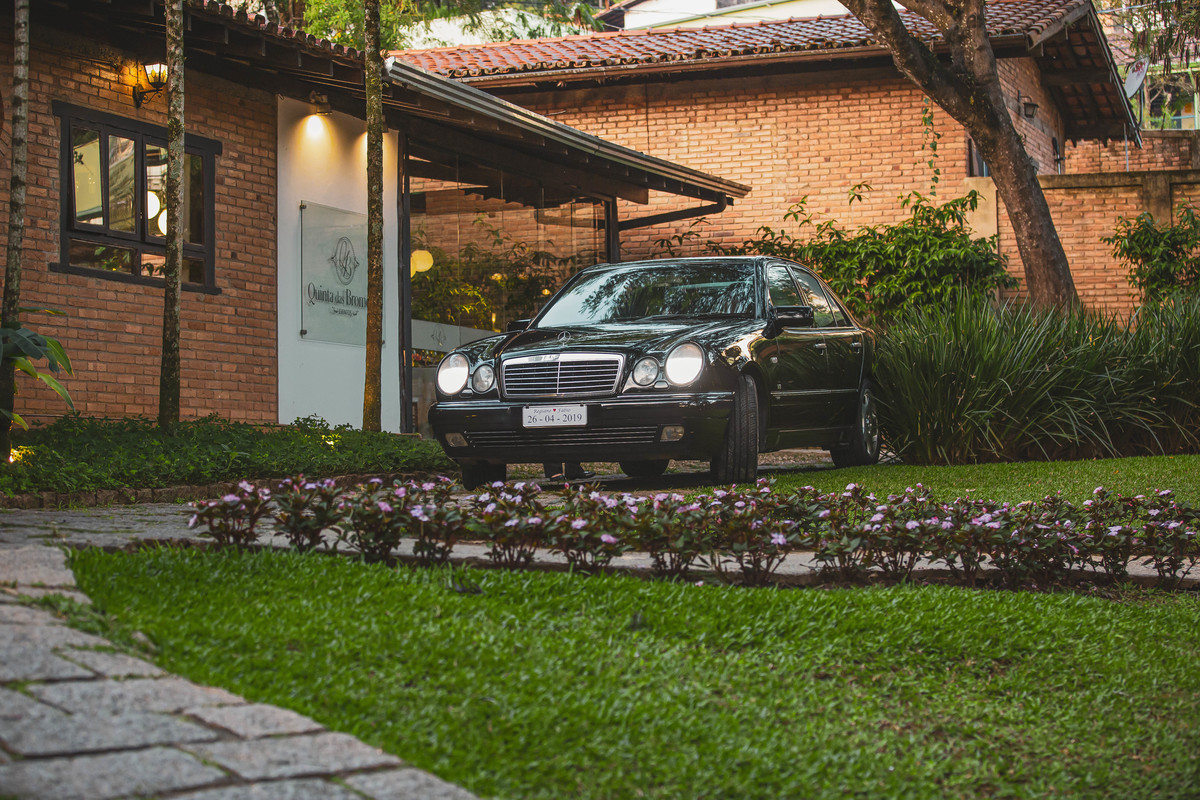 fotos de casamento casal de noivos regiane e fabio no espaco quinta das brumelias em campinas sp pelo fotografo denis silveira especializado em casamentos wedding photography