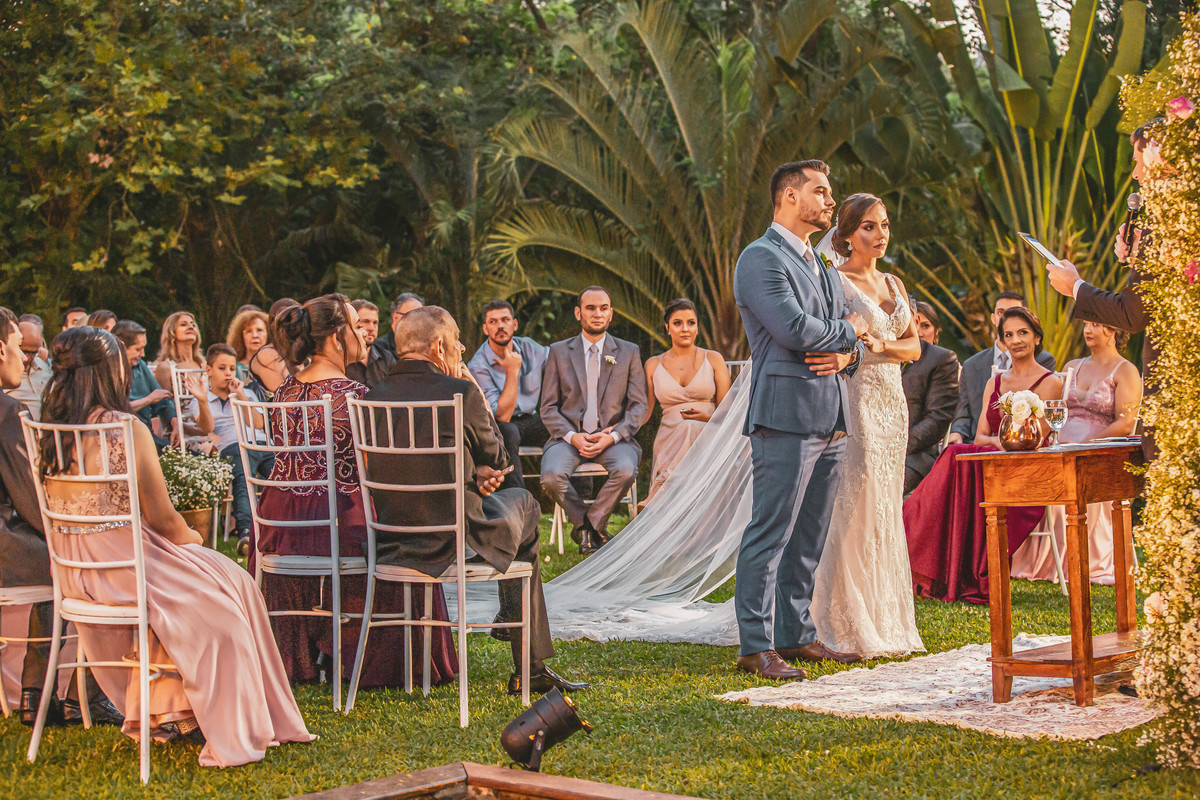 fotos de casamento casal de noivos regiane e fabio no espaco quinta das brumelias em campinas sp pelo fotografo denis silveira especializado em casamentos wedding photography