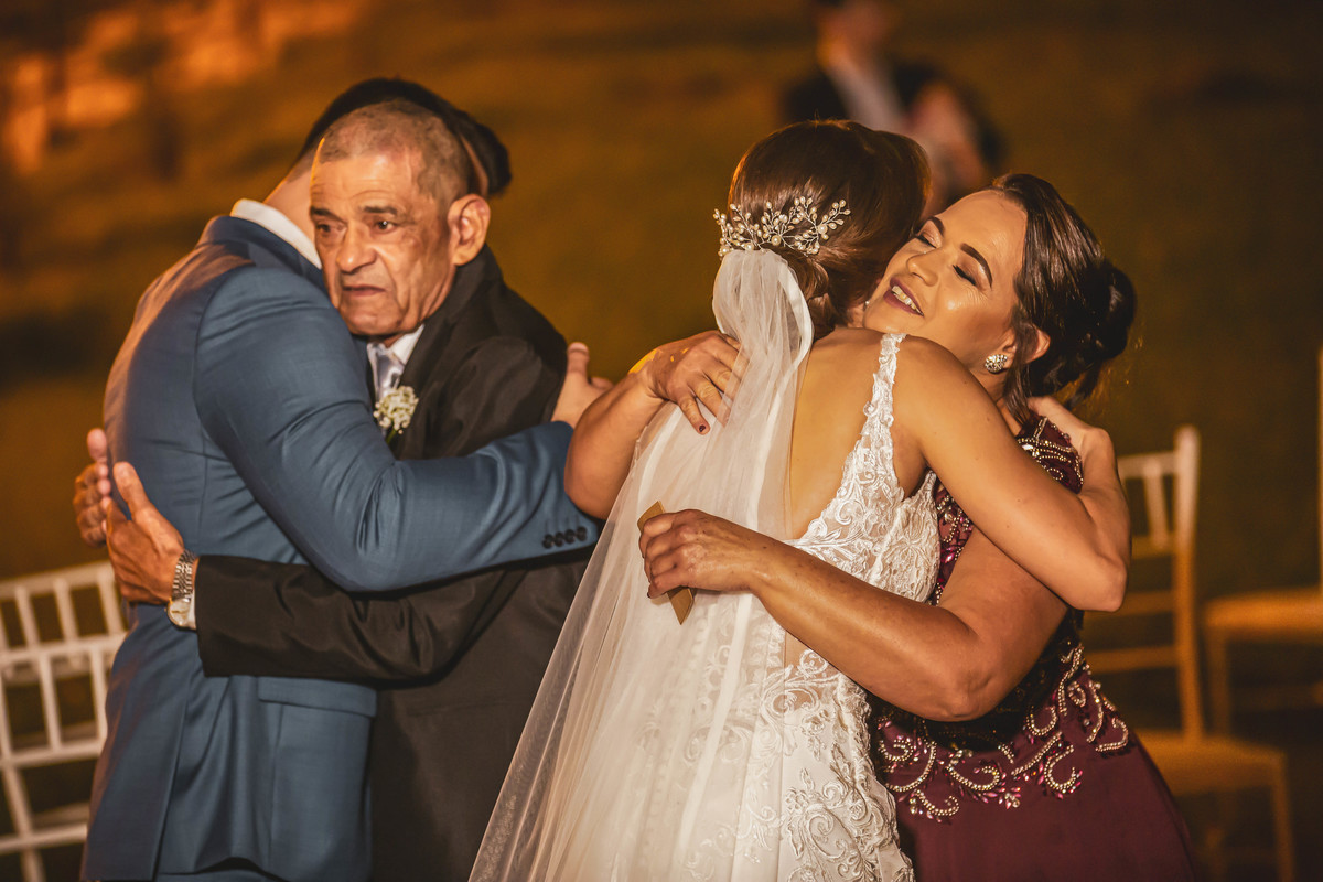 fotos de casamento casal de noivos regiane e fabio no espaco quinta das brumelias em campinas sp pelo fotografo denis silveira especializado em casamentos wedding photography