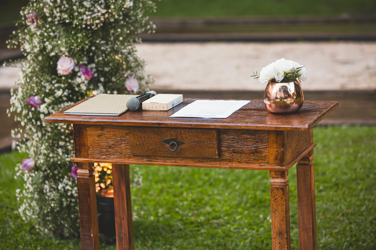 fotos de casamento casal de noivos regiane e fabio no espaco quinta das brumelias em campinas sp pelo fotografo denis silveira especializado em casamentos wedding photography