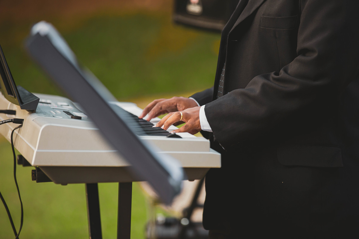 fotos de casamento casal de noivos regiane e fabio no espaco quinta das brumelias em campinas sp pelo fotografo denis silveira especializado em casamentos wedding photography