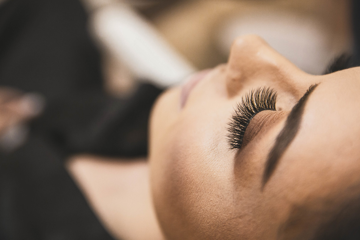 fotos de casamento casal de noivos regiane e fabio no espaco quinta das brumelias em campinas sp pelo fotografo denis silveira especializado em casamentos wedding photography