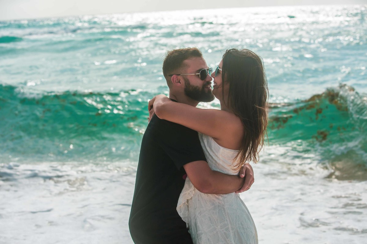 fotos ensaio casal karen e felipe na praia em Cancún no mexcio fotos pelo fotografo denis silveira fotografia especilizada em casamentos