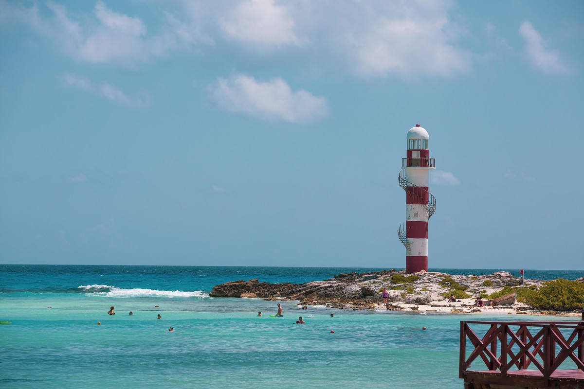 ensaio de casal pre wedding pricila e rafael na praia em cancun mexico no hotel hyatt ziva all inclusive fotos do fotografo denis silveira fotografia