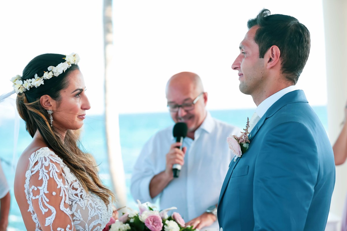 fotos de casamento na praia no caribe no hotel hyatt ziva all inclusive em cancun no mexico casal de noivos pricila e rafael fotografia pelo fotografo denis silveira destination wedding