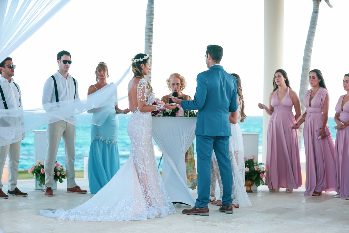 fotos de casamento na praia no caribe no hotel hyatt ziva all inclusive em cancun no mexico casal de noivos pricila e rafael fotografia pelo fotografo denis silveira destination wedding