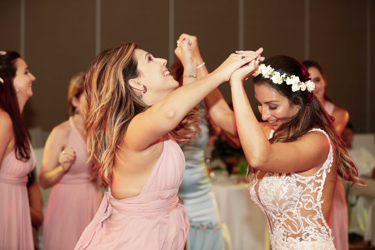 fotos de casamento na praia no caribe no hotel hyatt ziva all inclusive em cancun no mexico casal de noivos pricila e rafael fotografia pelo fotografo denis silveira destination wedding