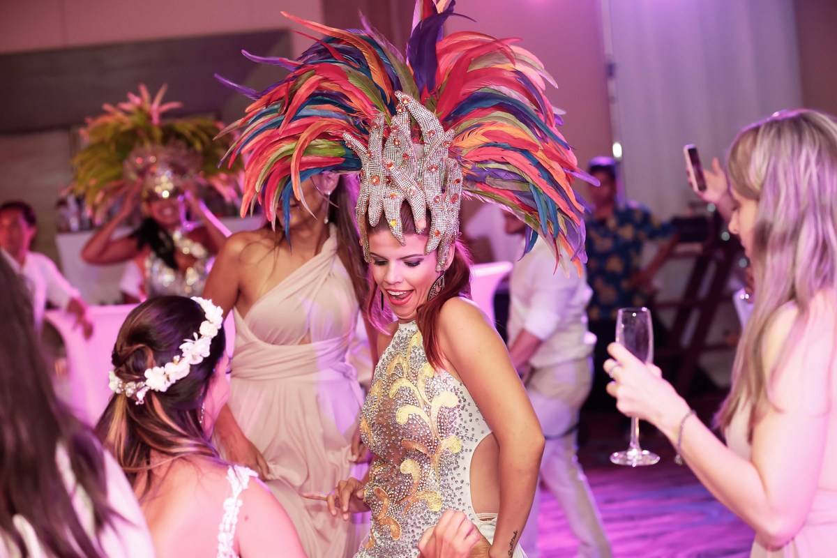 fotos de casamento na praia no caribe no hotel hyatt ziva all inclusive em cancun no mexico casal de noivos pricila e rafael fotografia pelo fotografo denis silveira destination wedding