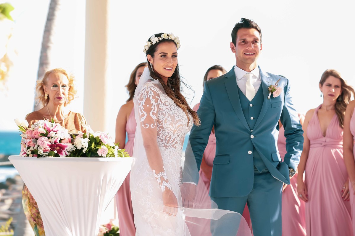 fotos de casamento na praia no caribe no hotel hyatt ziva all inclusive em cancun no mexico casal de noivos pricila e rafael fotografia pelo fotografo denis silveira destination wedding