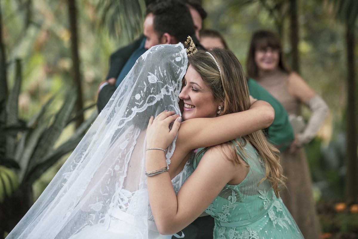 fotografia casamento de dia em fazenda do casal de noivos milena e andre em valinhos sp fotos pelo fotografo denis silveira