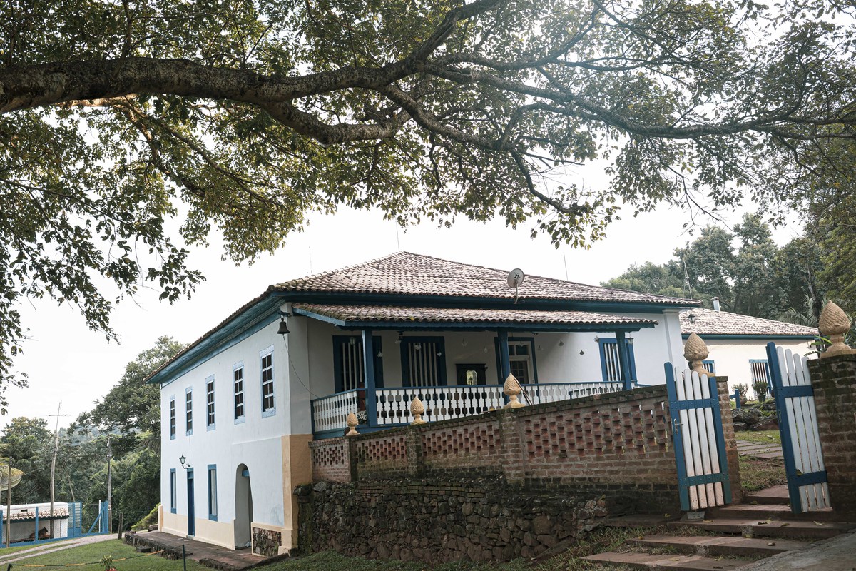 fotografia casamento de dia em fazenda do casal de noivos milena e andre em valinhos sp fotos pelo fotografo denis silveira