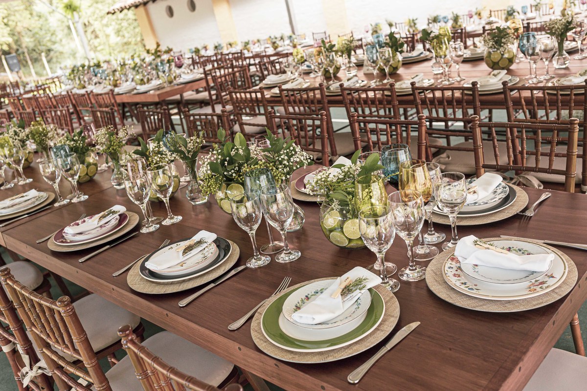 fotografia casamento de dia em fazenda do casal de noivos milena e andre em valinhos sp fotos pelo fotografo denis silveira