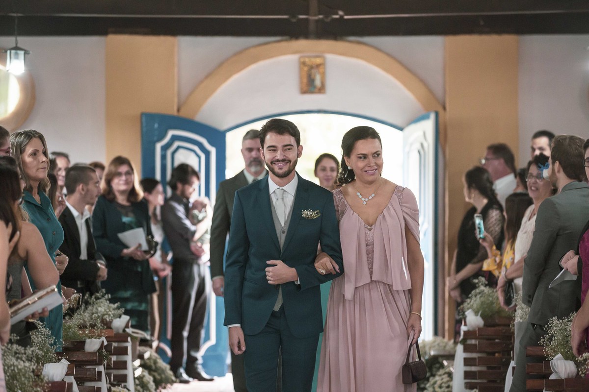 fotografia casamento de dia em fazenda do casal de noivos milena e andre em valinhos sp fotos pelo fotografo denis silveira