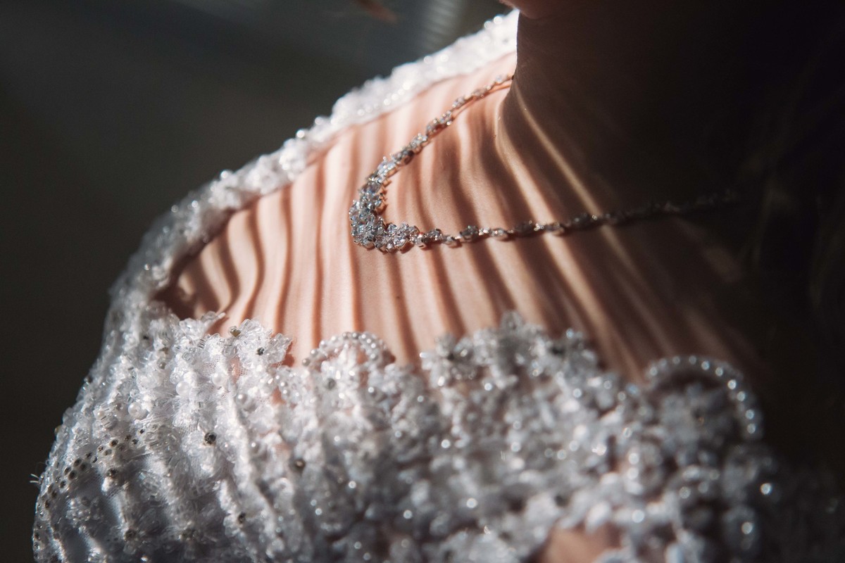 colar de diamantes da noiva