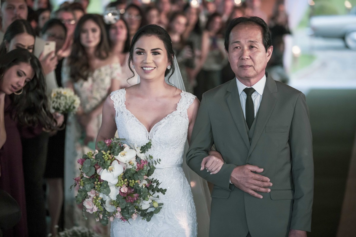 fotos casamento casal de noivos tatiana e michell no espaco portal da serra eventos em mogi das cruzes sao paulo pelo fotografo denis silveira fotografia