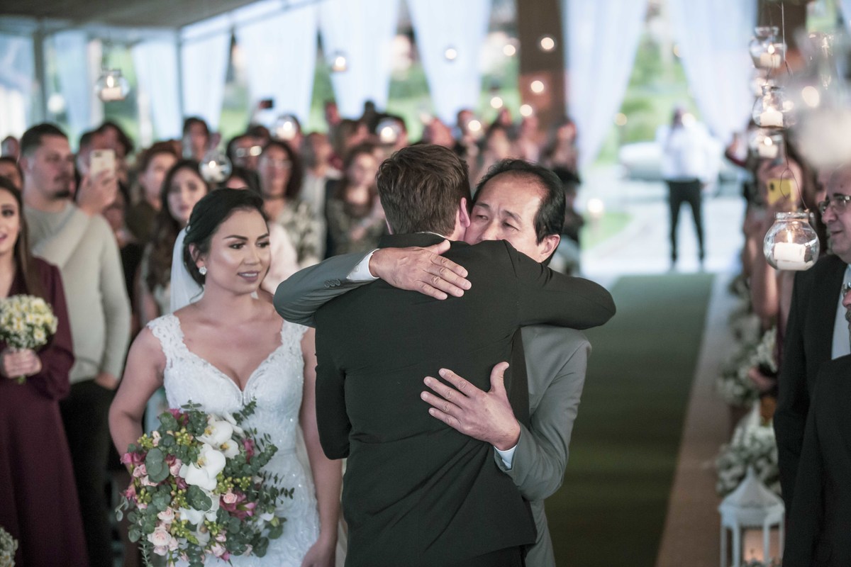fotos casamento casal de noivos tatiana e michell no espaco portal da serra eventos em mogi das cruzes sao paulo pelo fotografo denis silveira fotografia