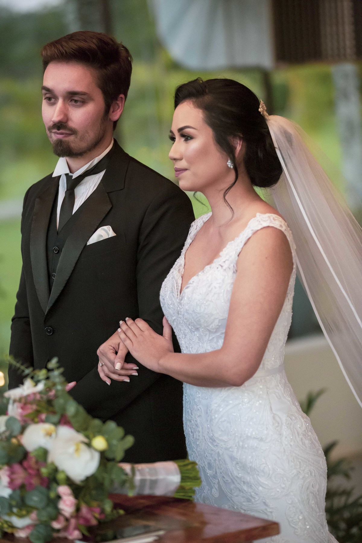 fotos casamento casal de noivos tatiana e michell no espaco portal da serra eventos em mogi das cruzes sao paulo pelo fotografo denis silveira fotografia