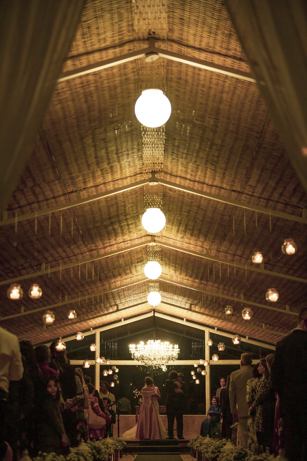 fotos casamento casal de noivos tatiana e michell no espaco portal da serra eventos em mogi das cruzes sao paulo pelo fotografo denis silveira fotografia