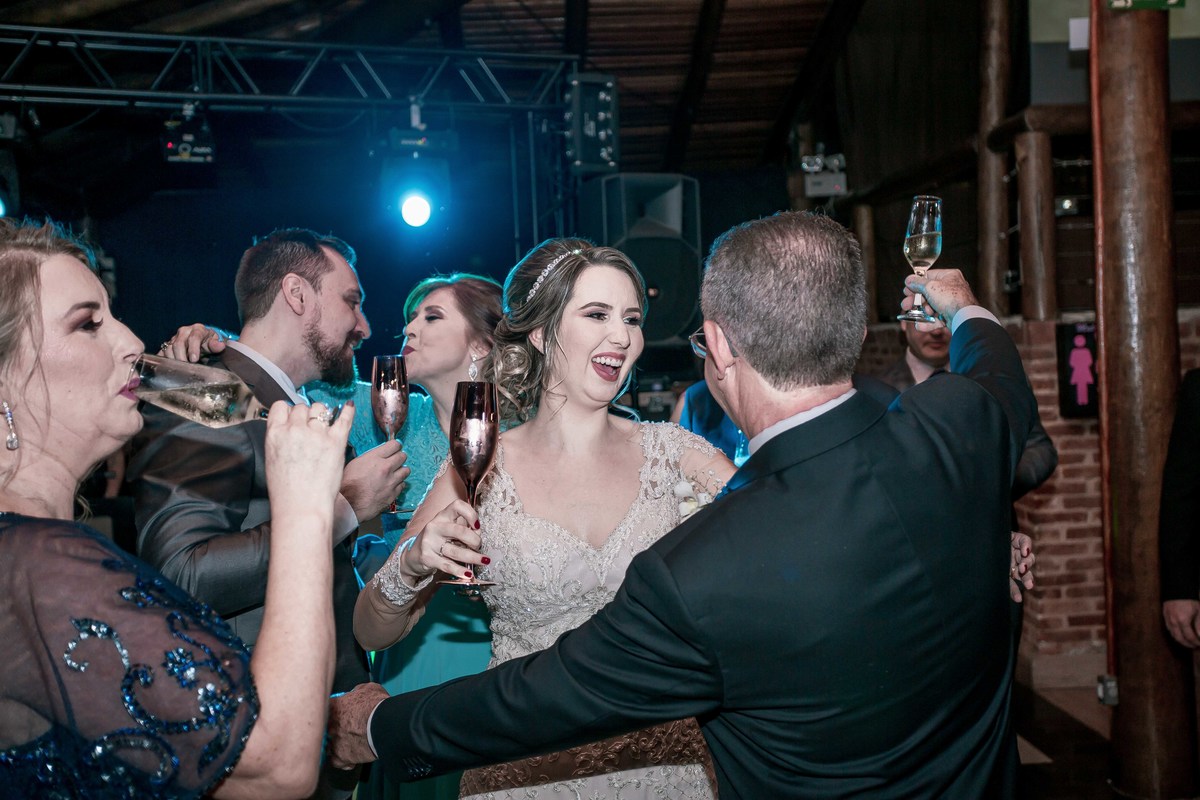 fotos casamento casal de noivos jessica e daniel em louveira no espaco buffet sumatra fotografia pelo fotografo denis silveira