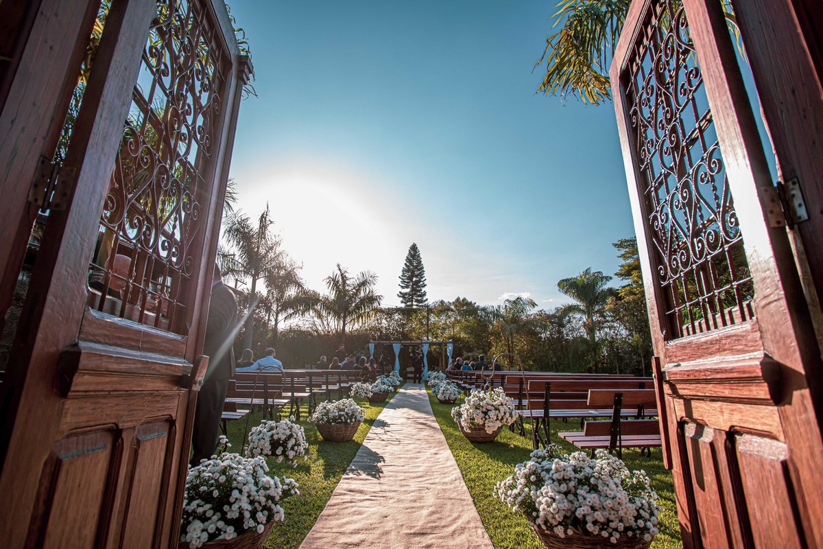 fotos casamento casal de noivos jessica e daniel em louveira no espaco buffet sumatra fotografia pelo fotografo denis silveira