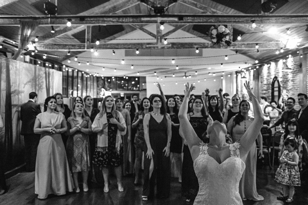 fotos casamento casal fernanda e douglas em sao paulo sp vila madalena espaco de eventos celeiro quintal fotografia por denis silveira