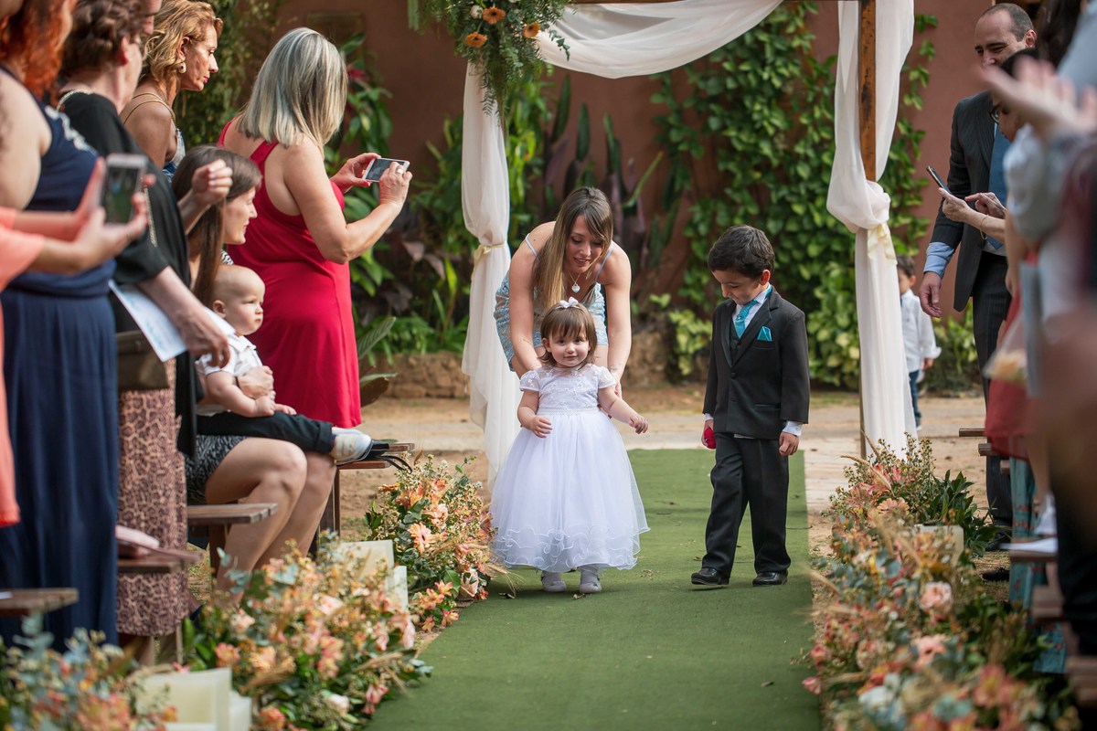 fotografia casamento de dia casal de noivos alemao nathalie e benjamin realizado no espaco canto das aguas na cidade de mairipora sp pelo fotografo denis silveira fotografia