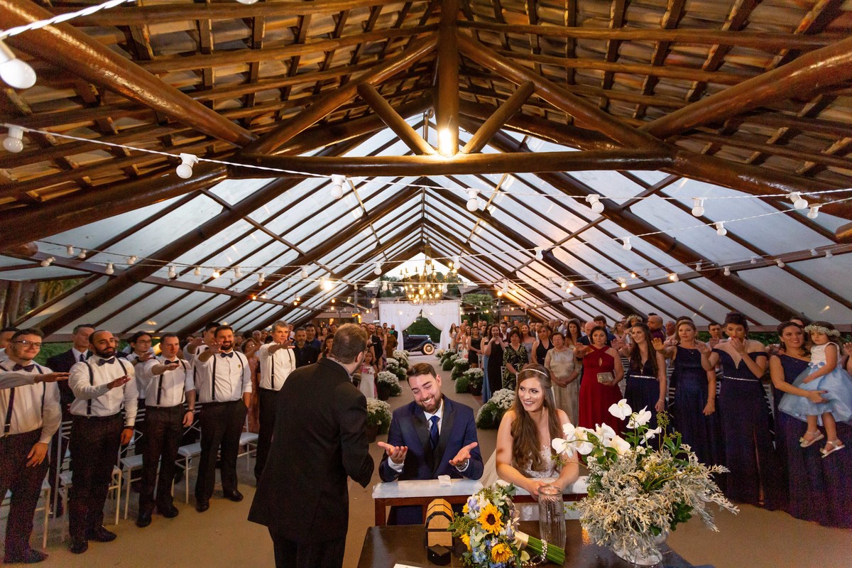 fotografia casamento casal noivos priscilla e matheus no espaco kratos em vinhedo sp imagens pelo fotografo denis silveira