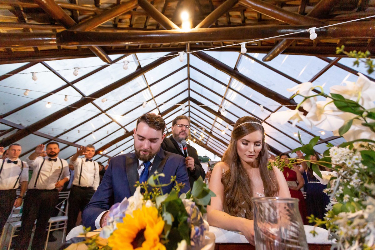 fotografia casamento casal noivos priscilla e matheus no espaco kratos em vinhedo sp imagens pelo fotografo denis silveira