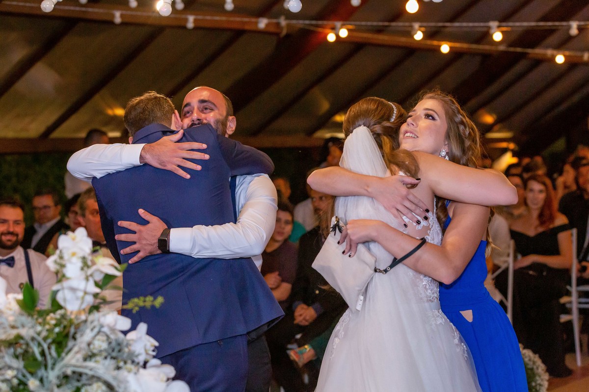 fotografia casamento casal noivos priscilla e matheus no espaco kratos em vinhedo sp imagens pelo fotografo denis silveira
