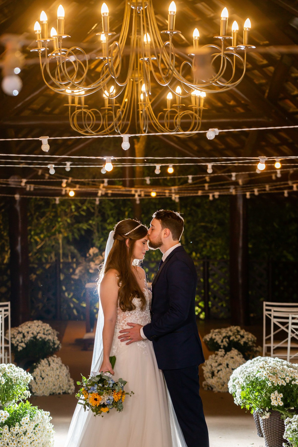 fotografia casamento casal noivos priscilla e matheus no espaco kratos em vinhedo sp imagens pelo fotografo denis silveira