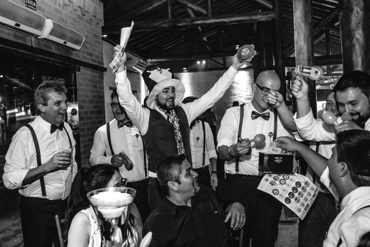 fotografia casamento casal noivos priscilla e matheus no espaco kratos em vinhedo sp imagens pelo fotografo denis silveira