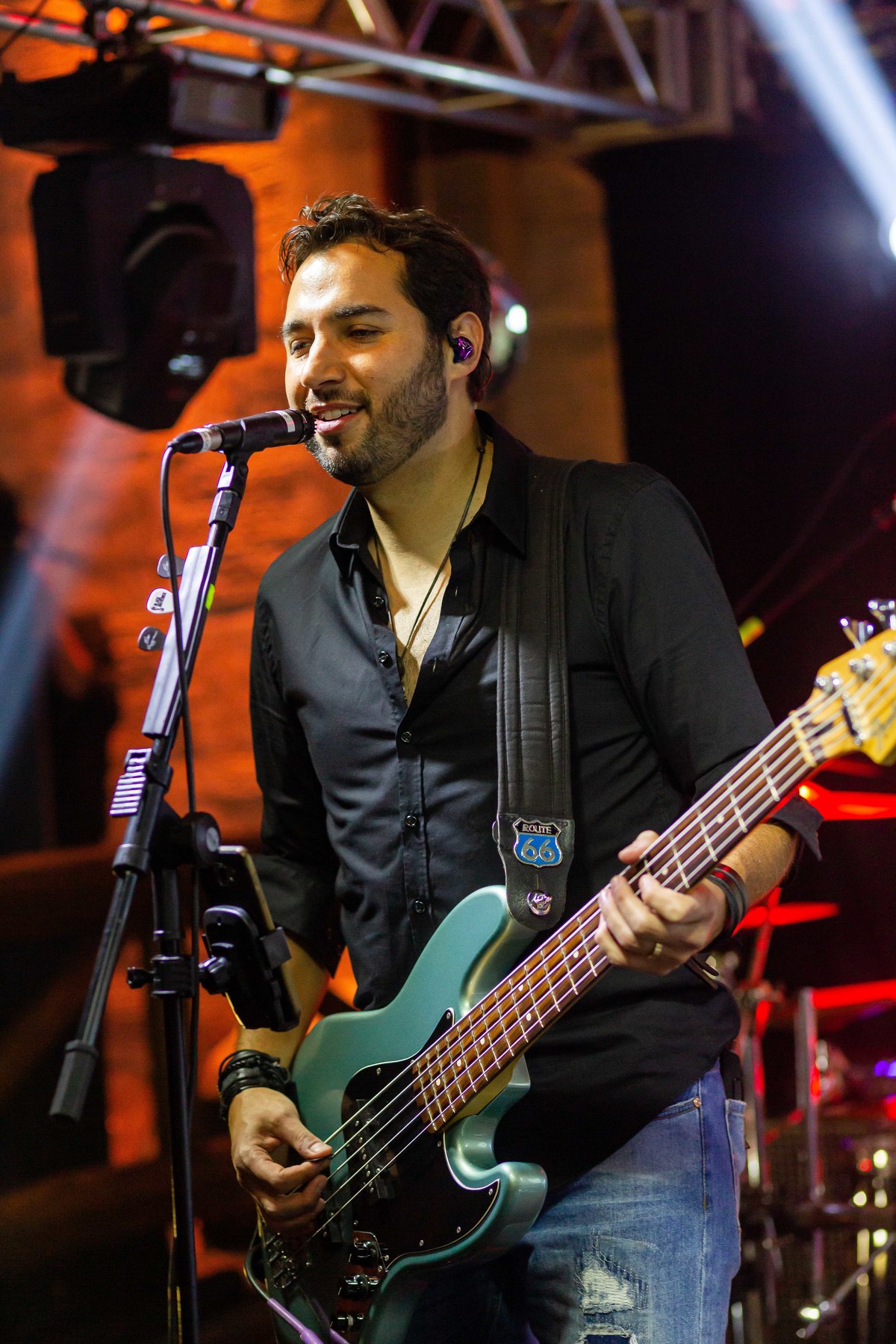 fotografia casamento casal noivos priscilla e matheus no espaco kratos em vinhedo sp imagens pelo fotografo denis silveira