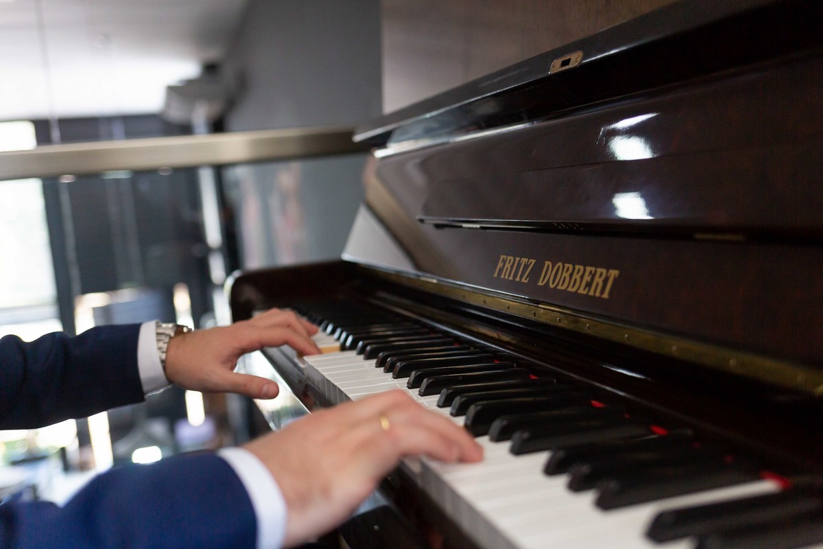 fotografia casamento casal noivos priscilla e matheus no espaco kratos em vinhedo sp imagens pelo fotografo denis silveira