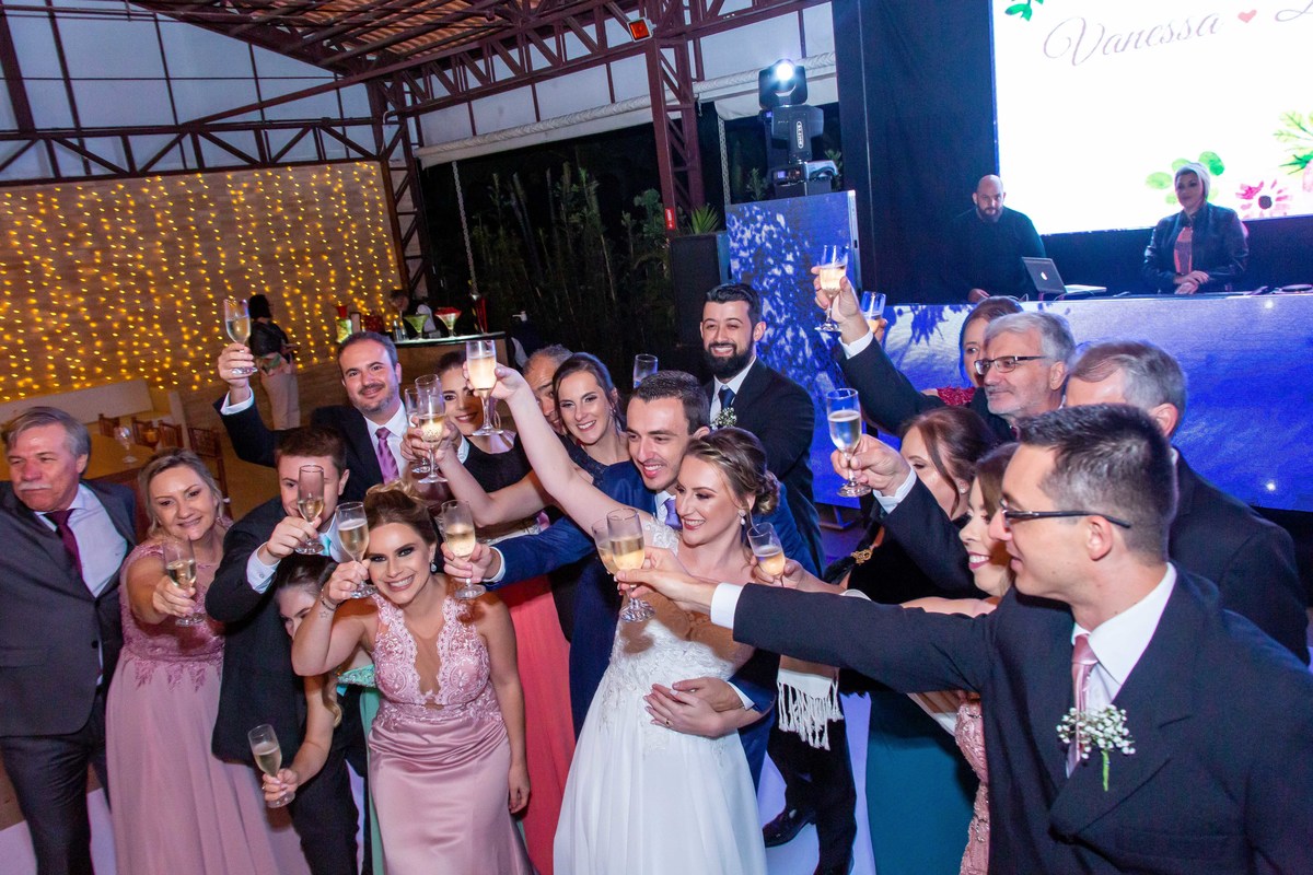 noivos vanessa e bruno em jundiai sp no espaco casa giglio fotos pelo fotografo denis silveira fotografia