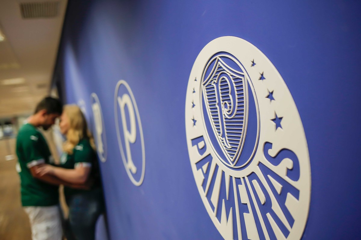 fotos ensaio casal noivos barbara e bruno estadio de futebol allianz parque palestra italia palmeiras fotografo denis silveira fotografia