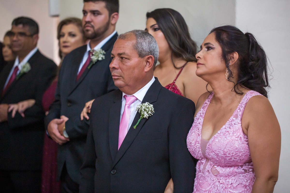 fotos de casamento realizado em indaiatuba sp do casal de noivos leticia e evandro cerimonia religiosa em igreja fotografo denis silveira fotografia