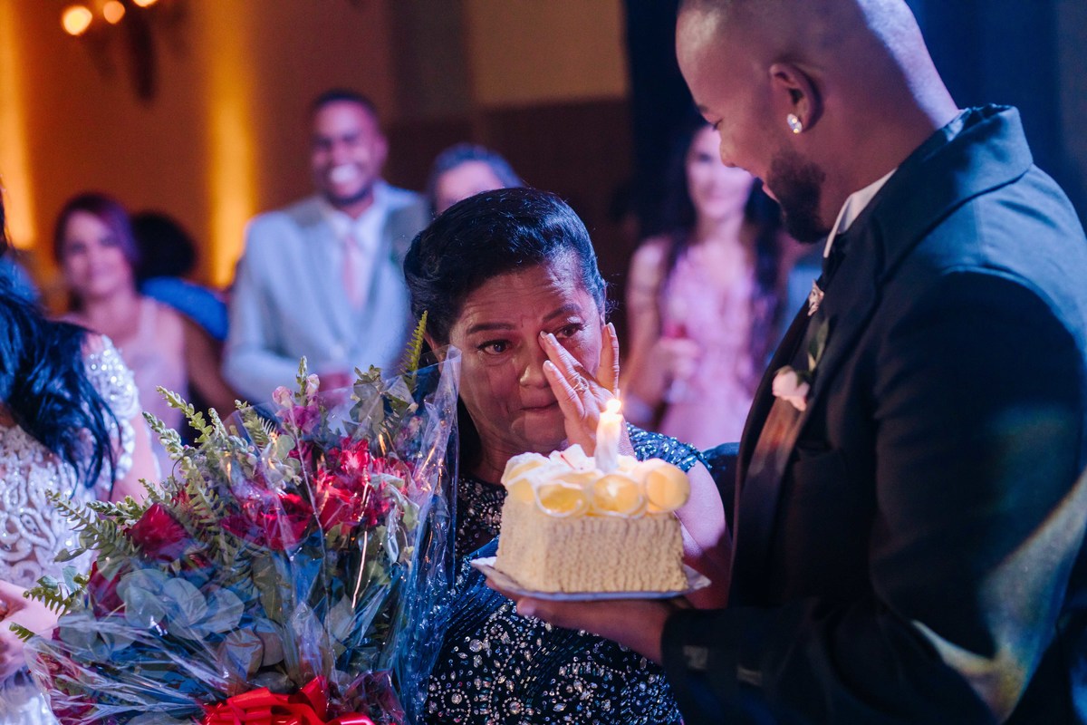 fotos de casamento no castelo dos vinhais em vinhedo casal de noivos elisangela e alberto fotografia pelo fotografo denis silveira