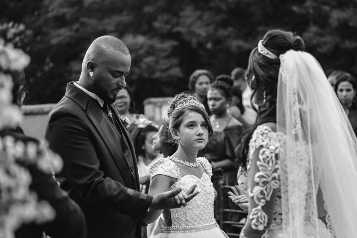 fotos de casamento no castelo dos vinhais em vinhedo casal de noivos elisangela e alberto fotografia pelo fotografo denis silveira
